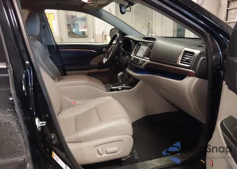 2014 Toyota Highlander Limited V6 z USA, uszkodzony, nr VIN 5TDDKRFH3ES037271